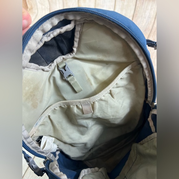 Osprey Daylite Commuter H2O Blue Backpack  13L Hiking Bag - Picture 4 of 8